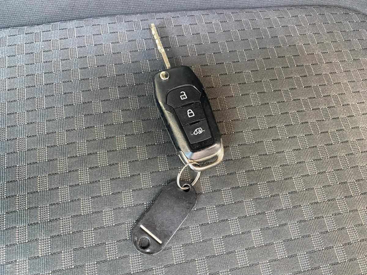 ford-transit-connect-2023-diesel-1499cc