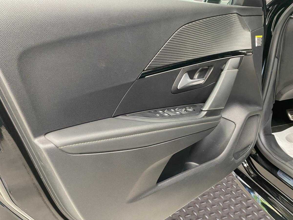 peugeot-208-2022-eletrico-500cc