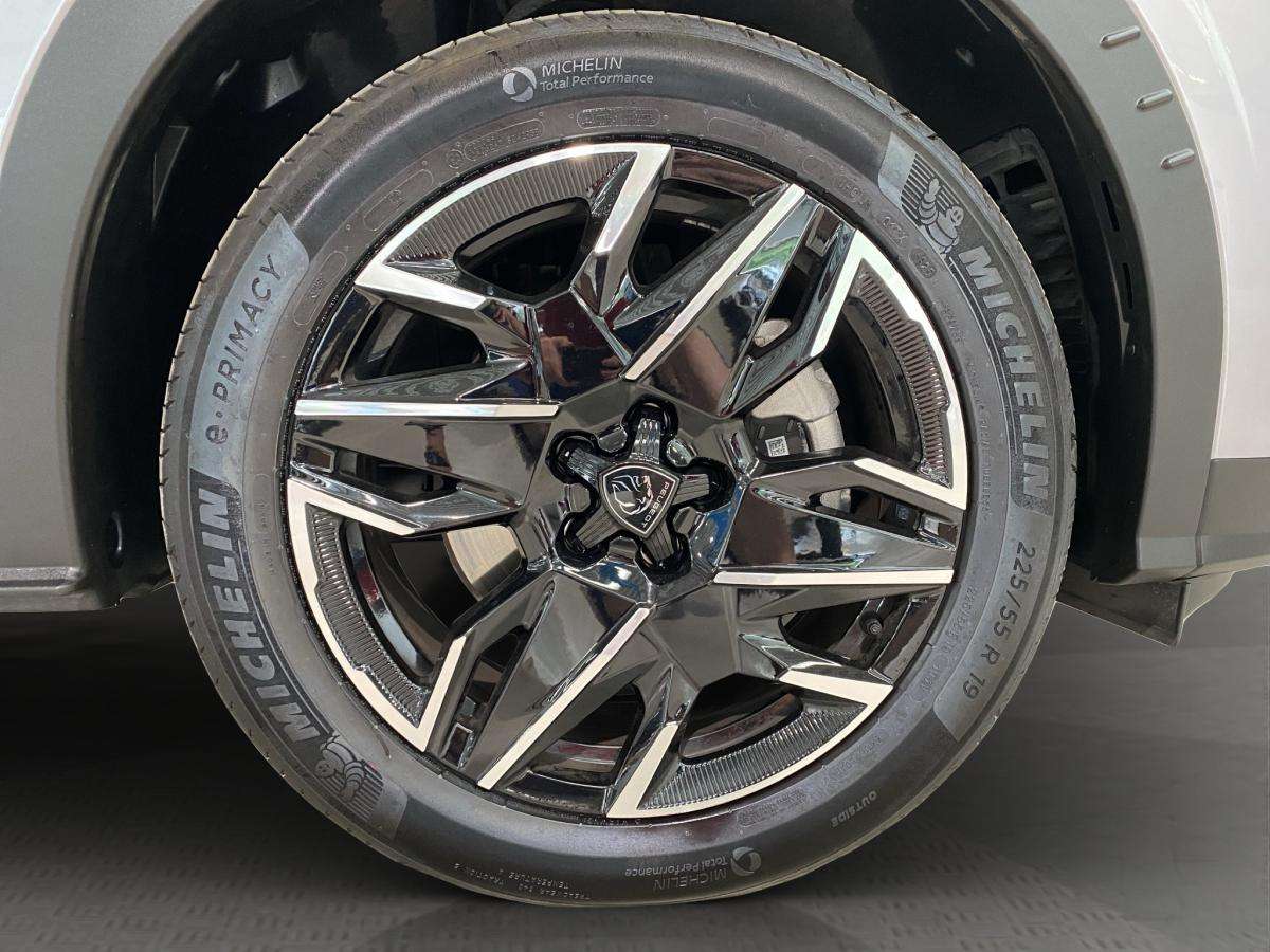 peugeot-5008-2025-gasolina-1199cc