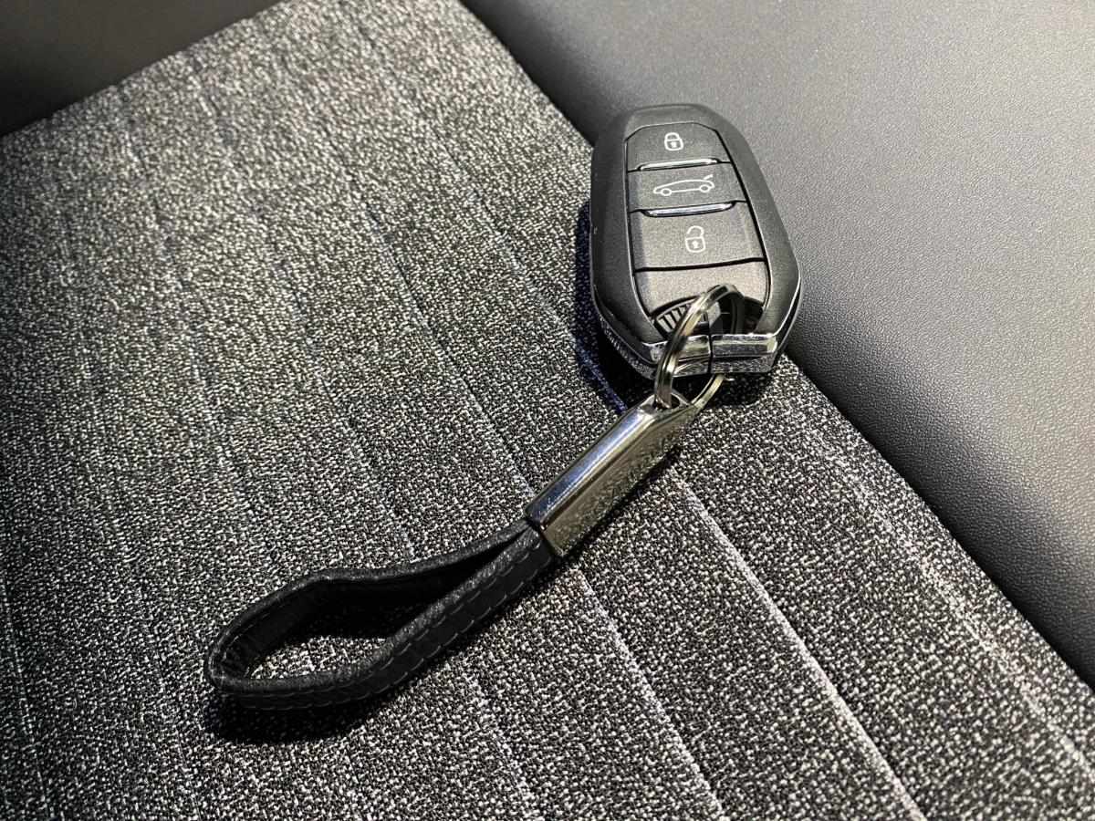 peugeot-5008-2025-gasolina-1199cc