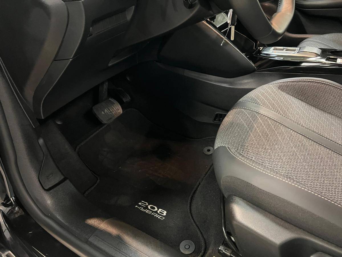 peugeot-208-2025-gasolina-1199cc