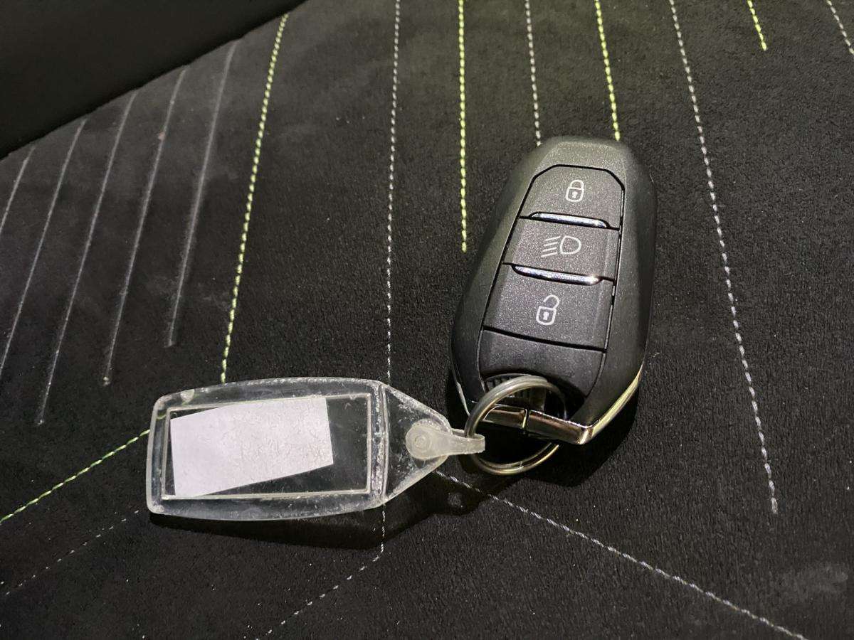 peugeot-208-2025-gasolina-1199cc