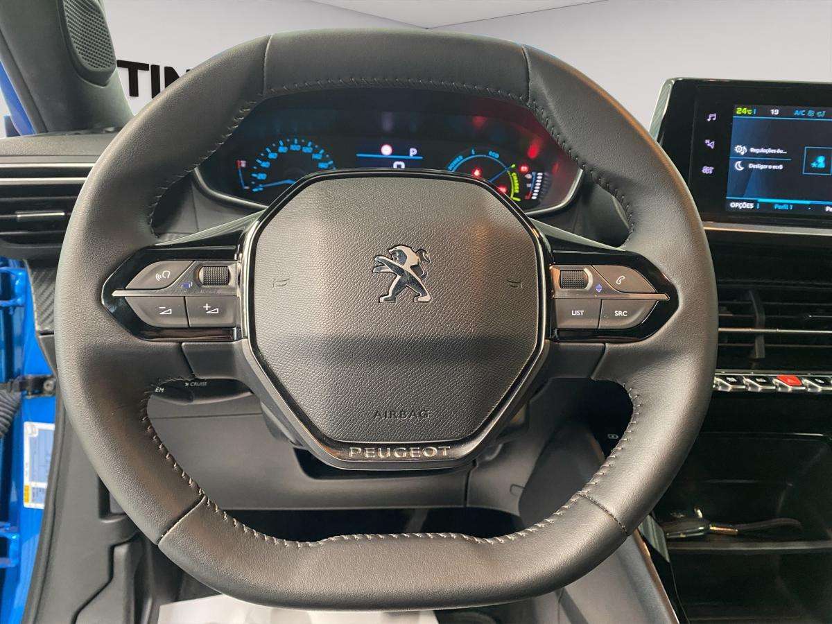 peugeot-2008-2023-eletrico-500cc