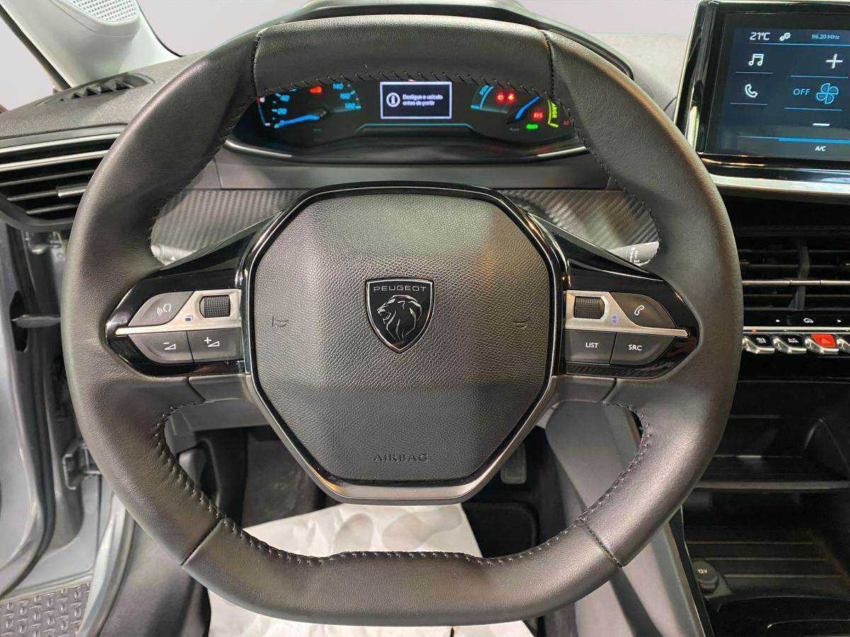 peugeot-208-2024-eletrico-500cc