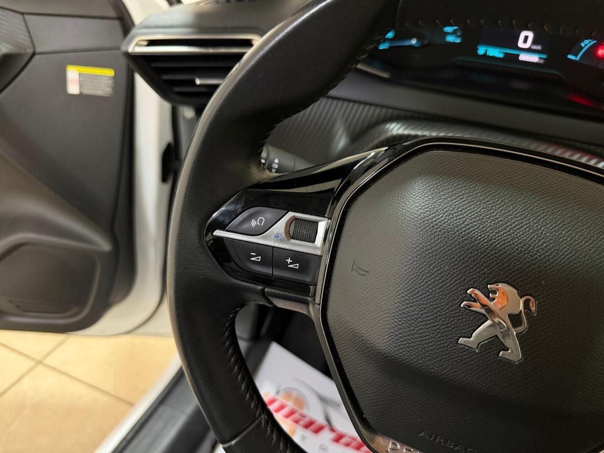 peugeot-208-2022-eletrico-500cc