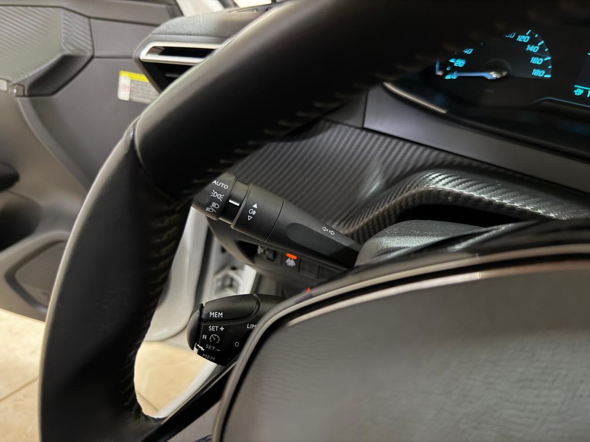 peugeot-208-2022-eletrico-500cc