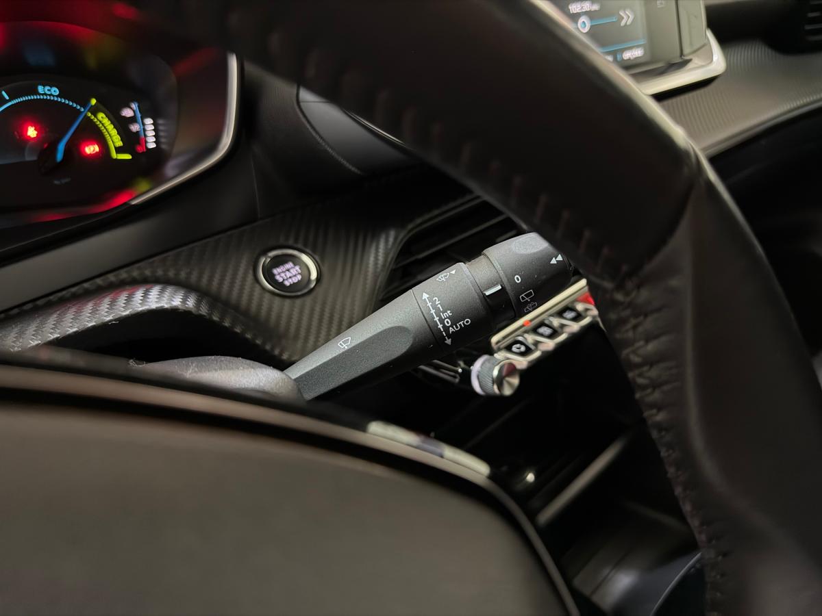 peugeot-208-2022-eletrico-500cc