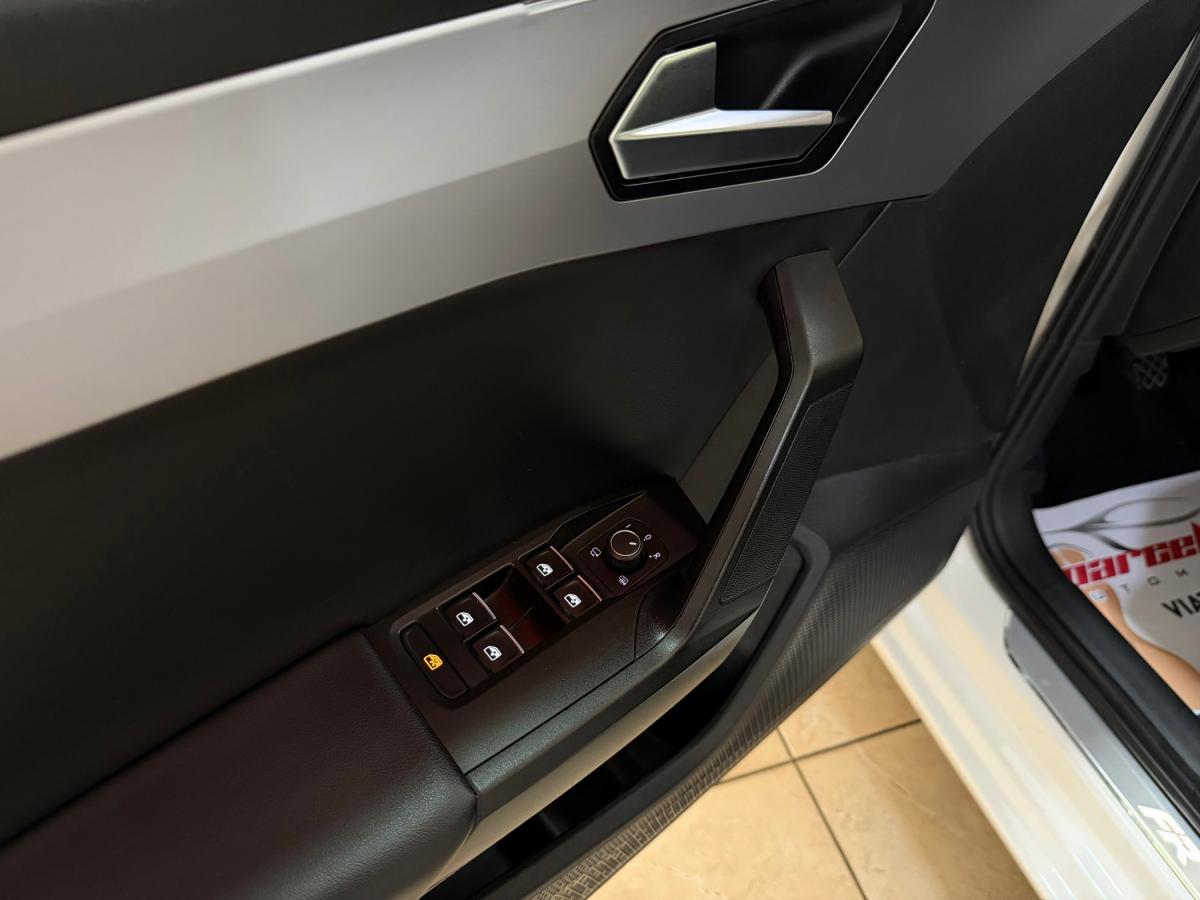 seat-leon-2023-diesel-1968cc