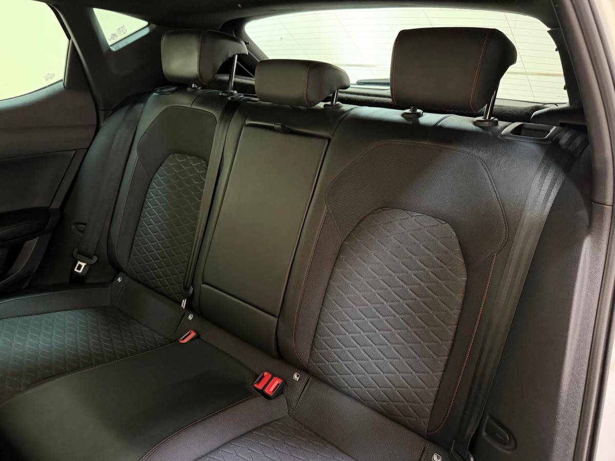 seat-leon-2023-diesel-1968cc