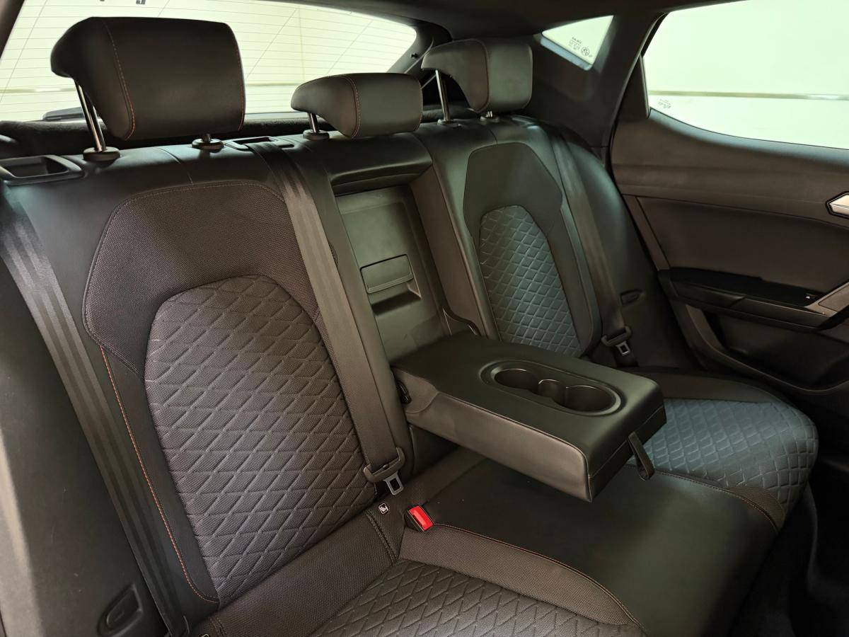seat-leon-2023-diesel-1968cc