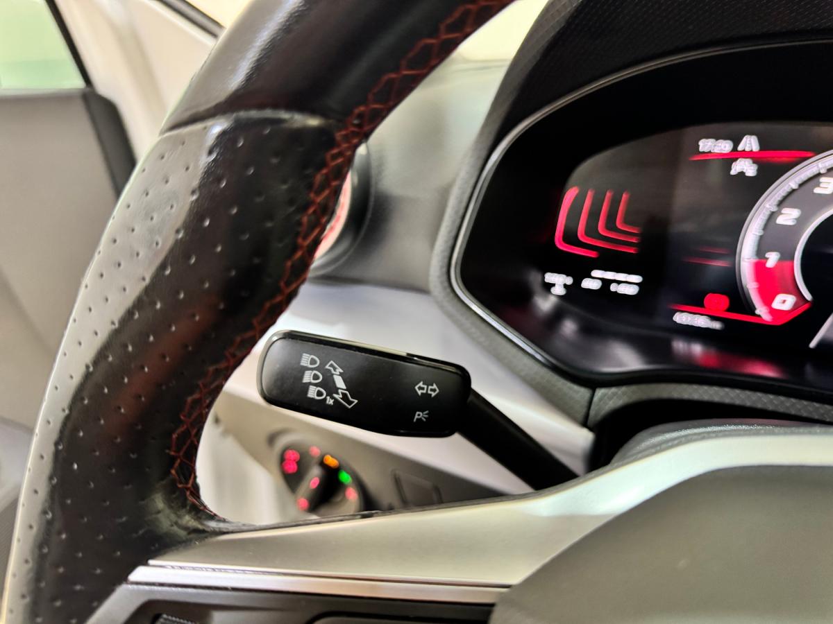 seat-arona-2023-gasolina-999cc