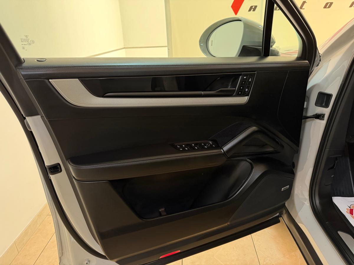 porsche-cayenne-2025-hibrido-a-gasolina-2995cc