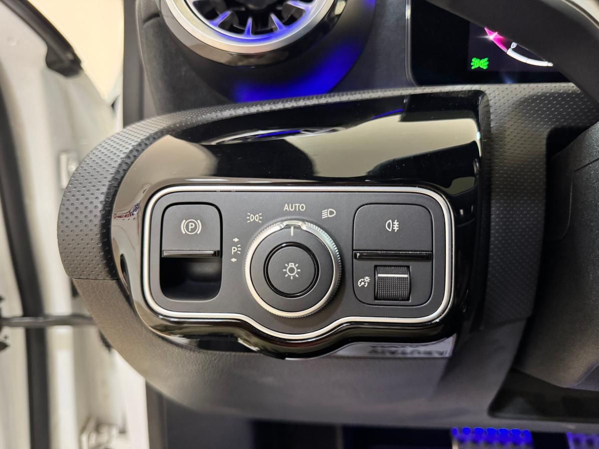 mercedes-benz-classe-a-2023-hibrido-a-gasolina-1332cc