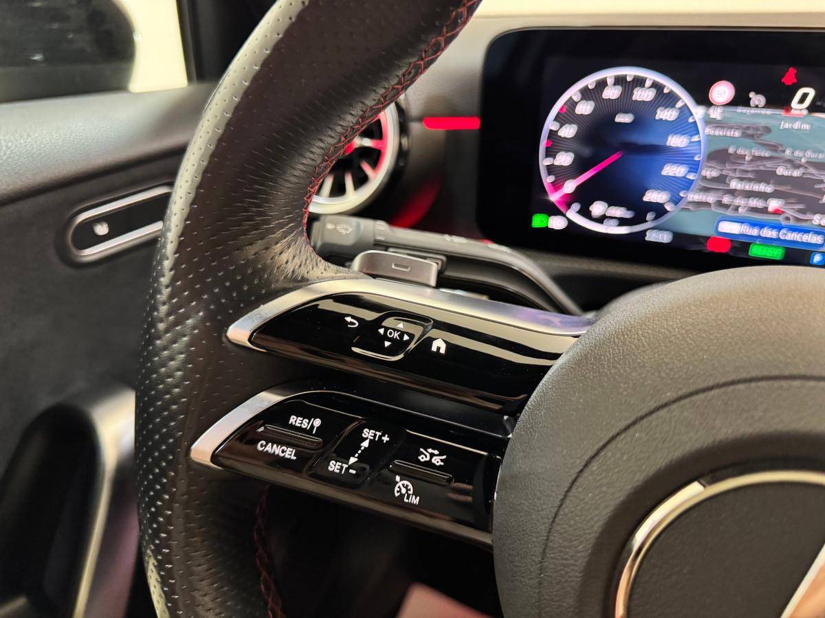 mercedes-benz-classe-a-2023-hibrido-a-gasolina-1332cc