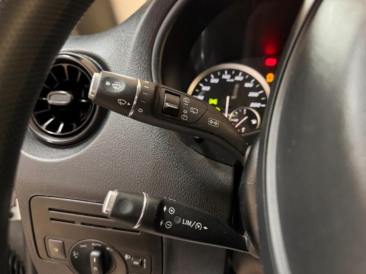 mercedes-benz-vito-2022-diesel-1950cc