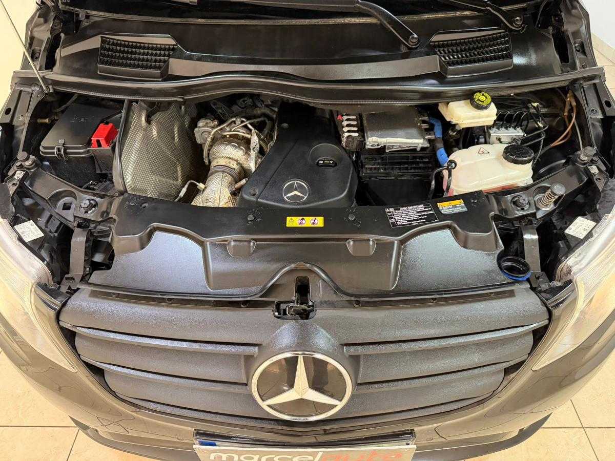 mercedes-benz-vito-2023-diesel-1950cc