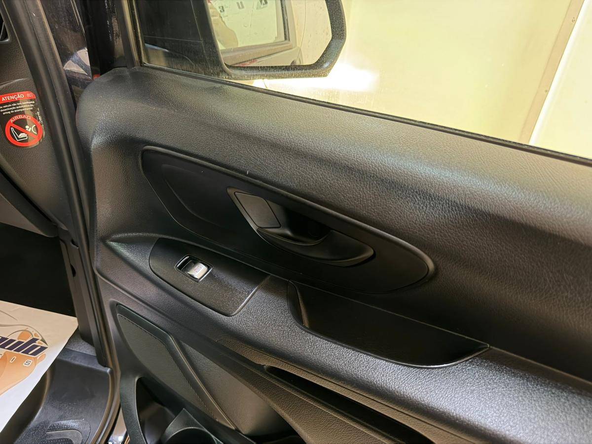 mercedes-benz-vito-2023-diesel-1950cc