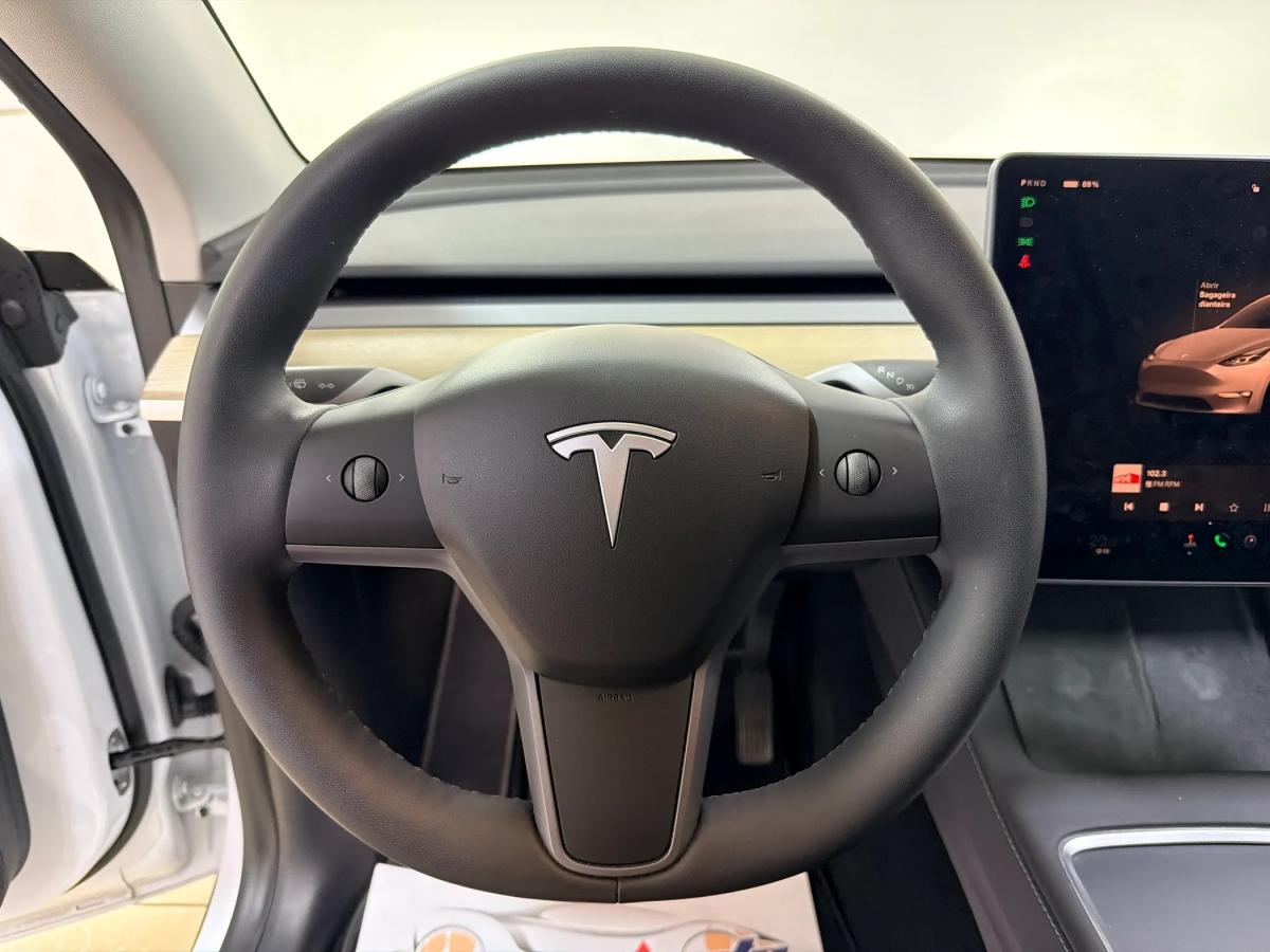 tesla-model-y-2024-eletrico-500cc