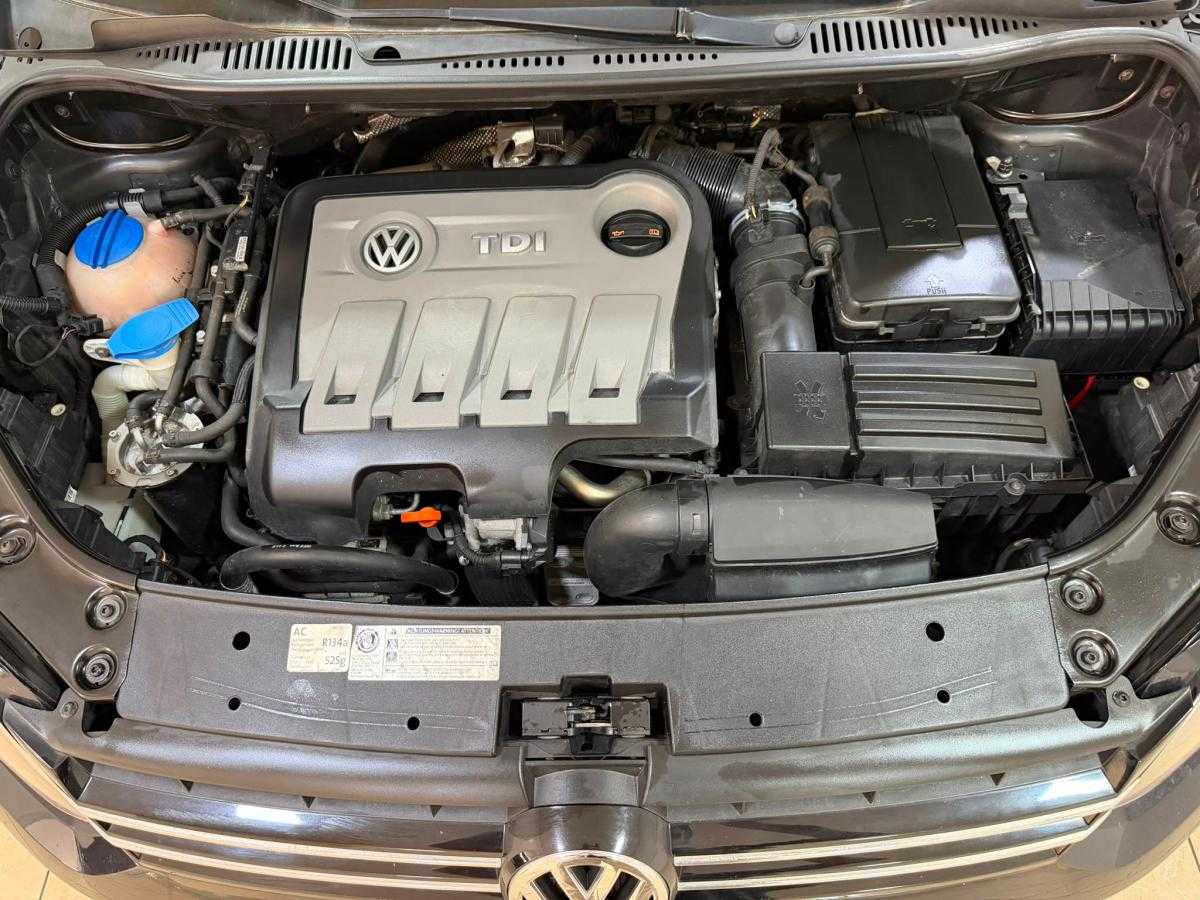 volkswagen-touran-2012-diesel-1968cc