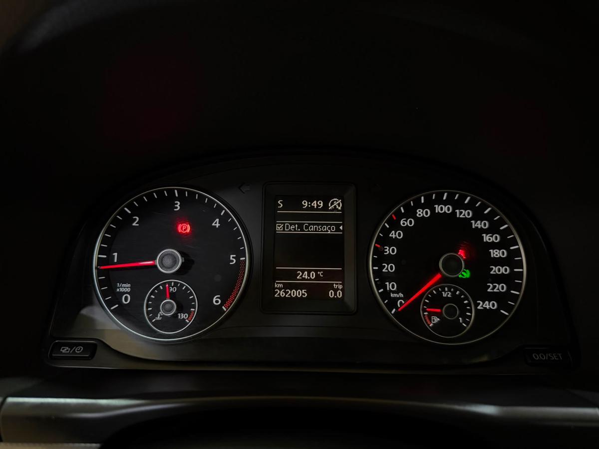 volkswagen-touran-2012-diesel-1968cc