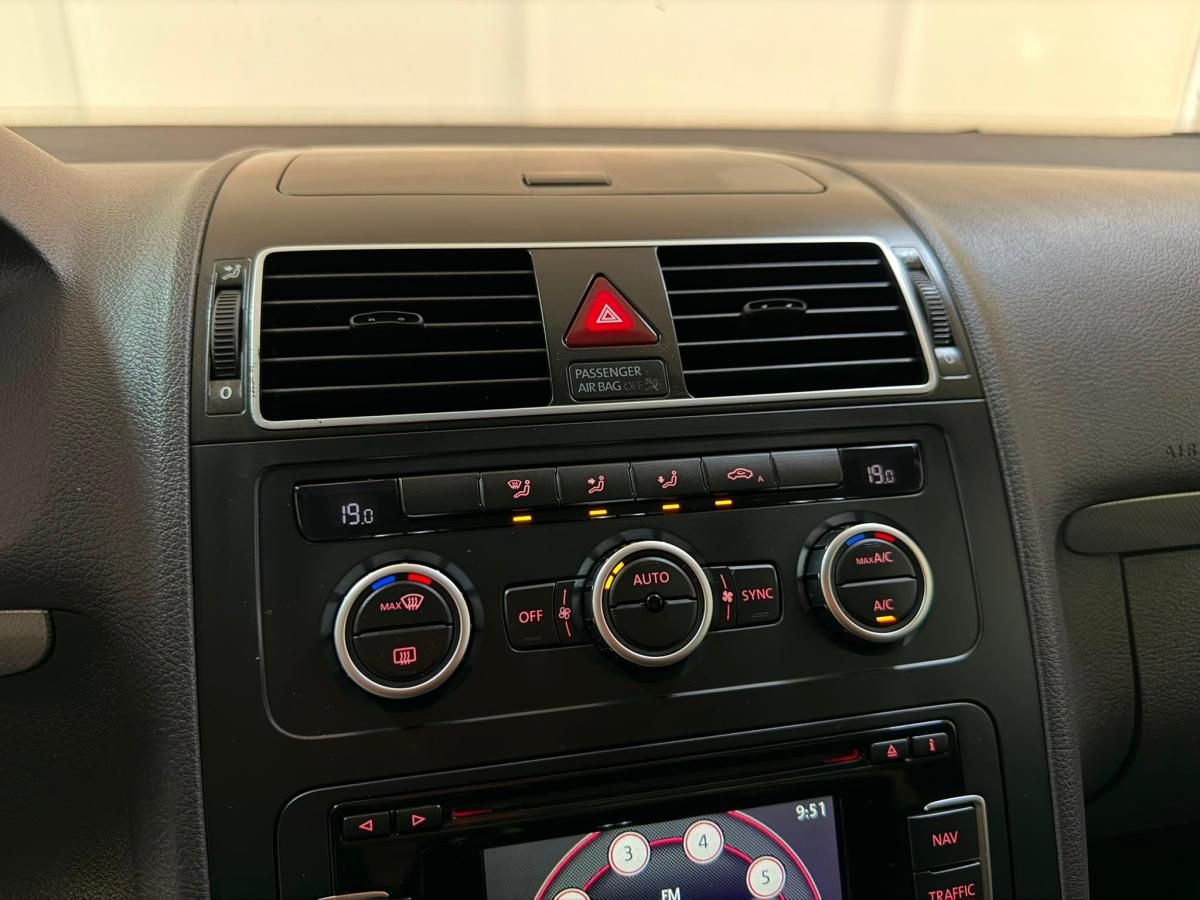 volkswagen-touran-2012-diesel-1968cc