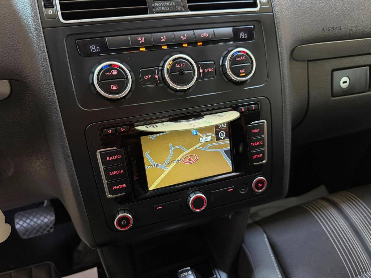 volkswagen-touran-2012-diesel-1968cc