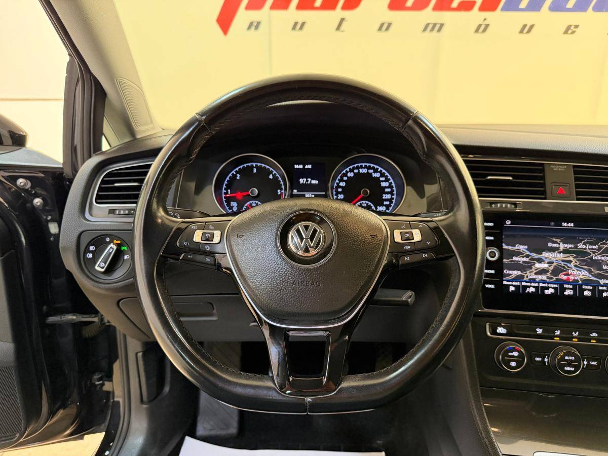 volkswagen-golf-2019-diesel-1598cc