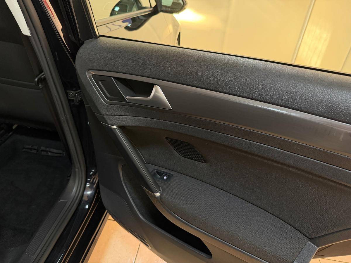 volkswagen-golf-2019-diesel-1598cc