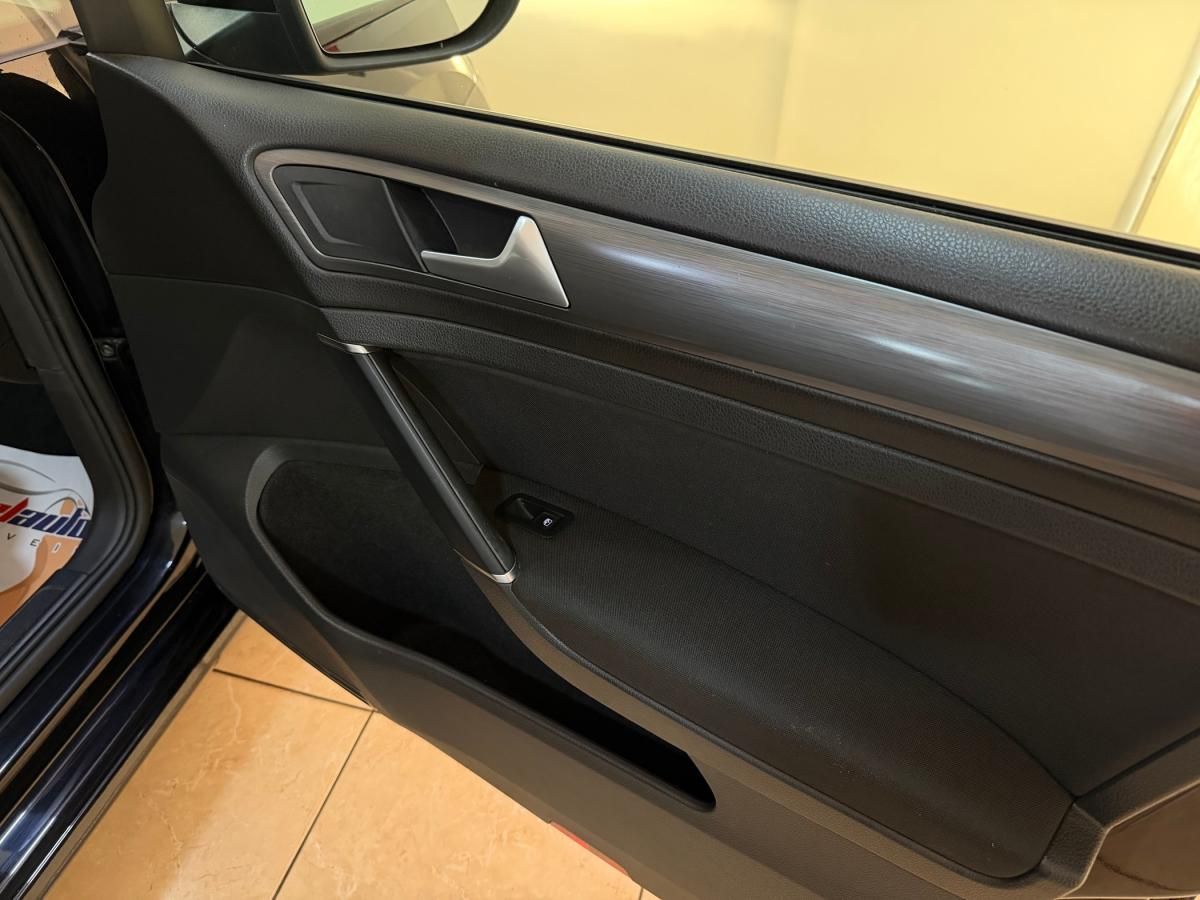 volkswagen-golf-2019-diesel-1598cc