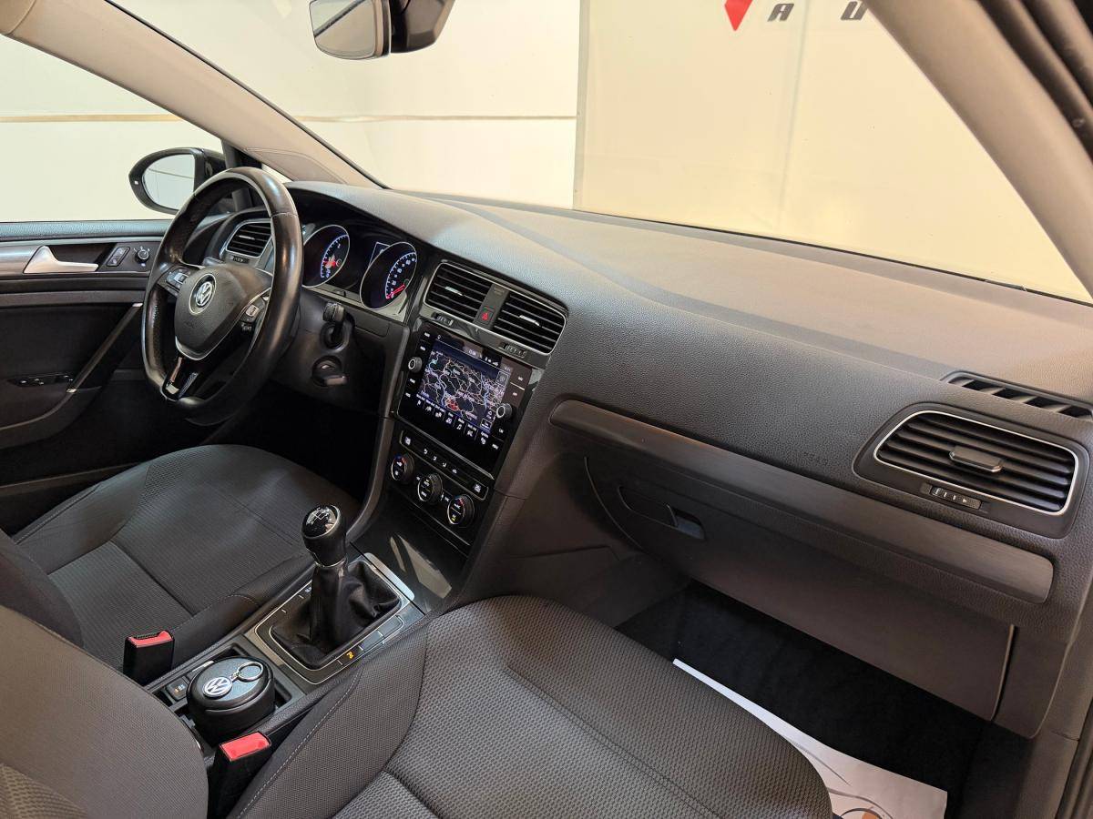 volkswagen-golf-2019-diesel-1598cc