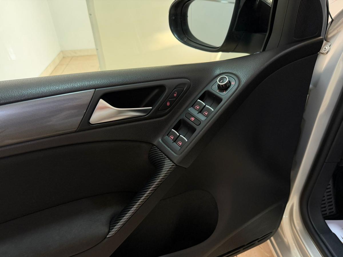 volkswagen-golf-2011-diesel-1598cc