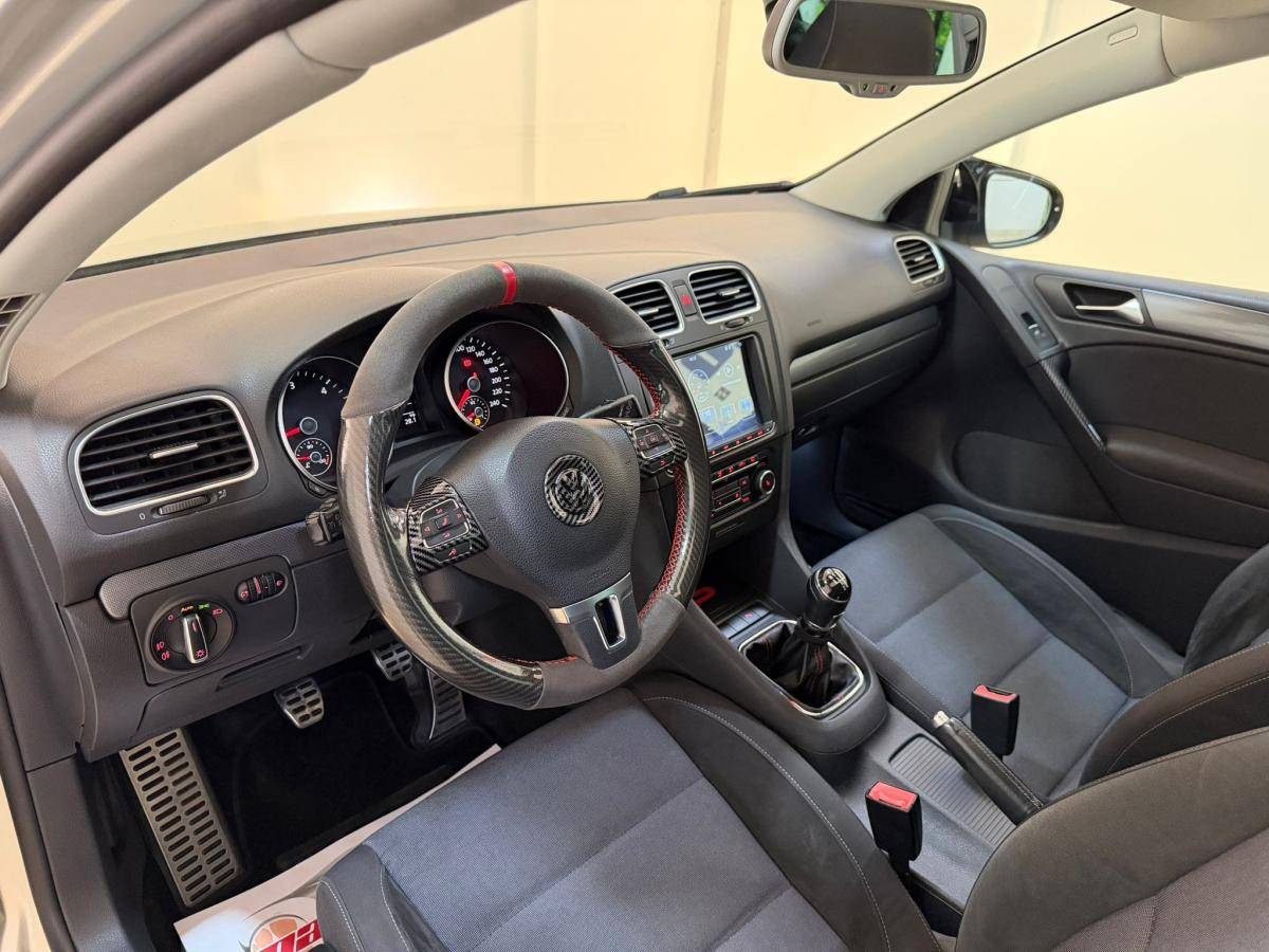 volkswagen-golf-2011-diesel-1598cc