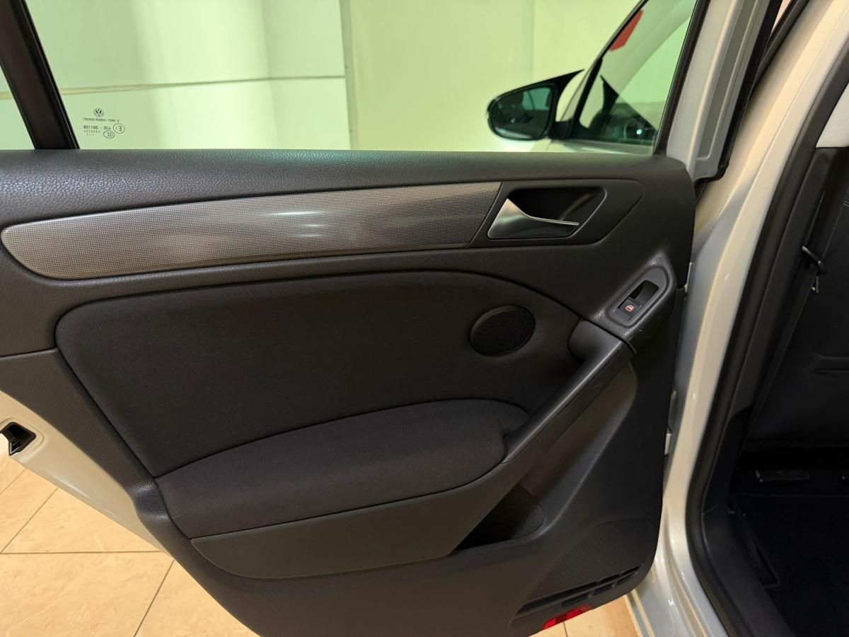 volkswagen-golf-2011-diesel-1598cc