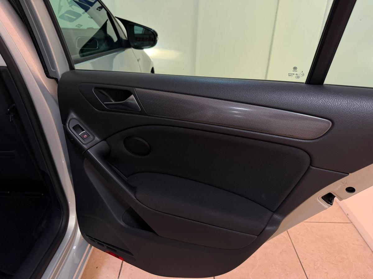 volkswagen-golf-2011-diesel-1598cc