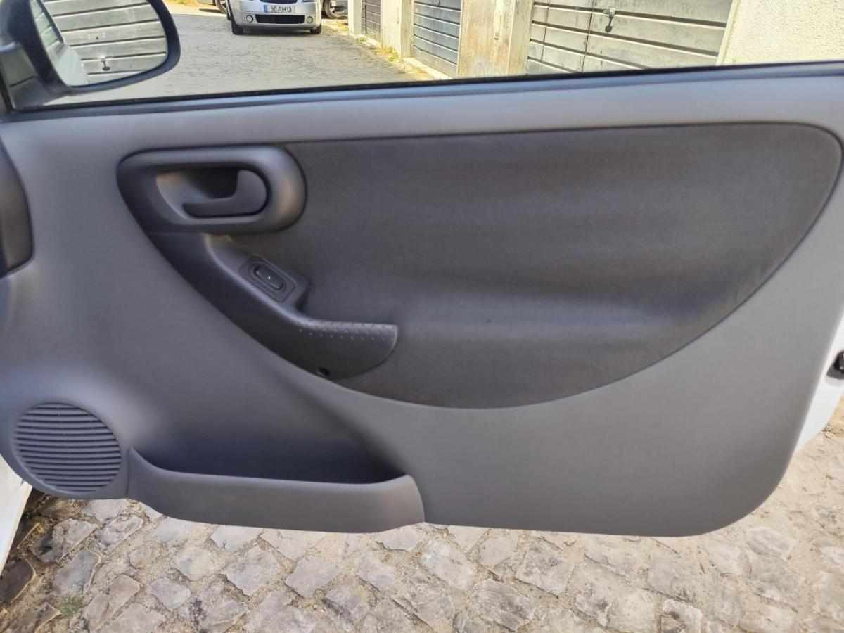 opel-corsa-1-7-65cv-2001-diesel-1686cc