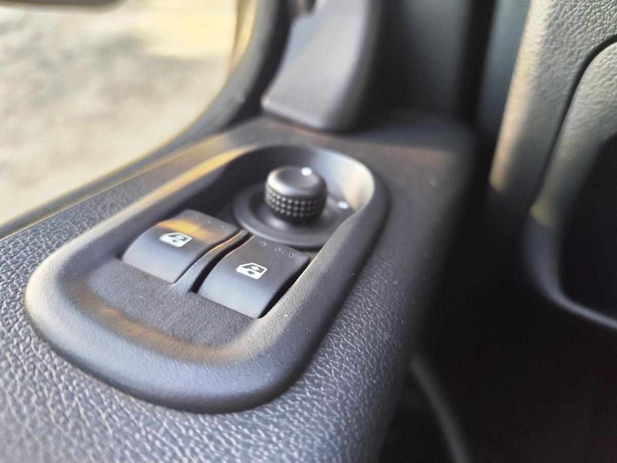 renault-master-2-3-131cv-2019-diesel-2299cc