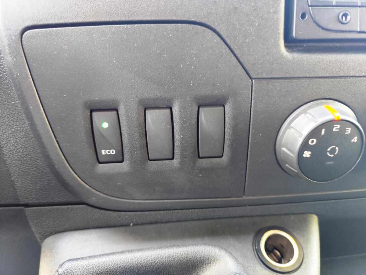 renault-master-2-3-131cv-2019-diesel-2299cc