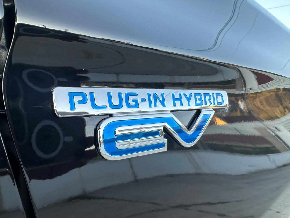 mitsubishi-outlander-2-0-p-hev-4wd-2017-gasolina-1998cc