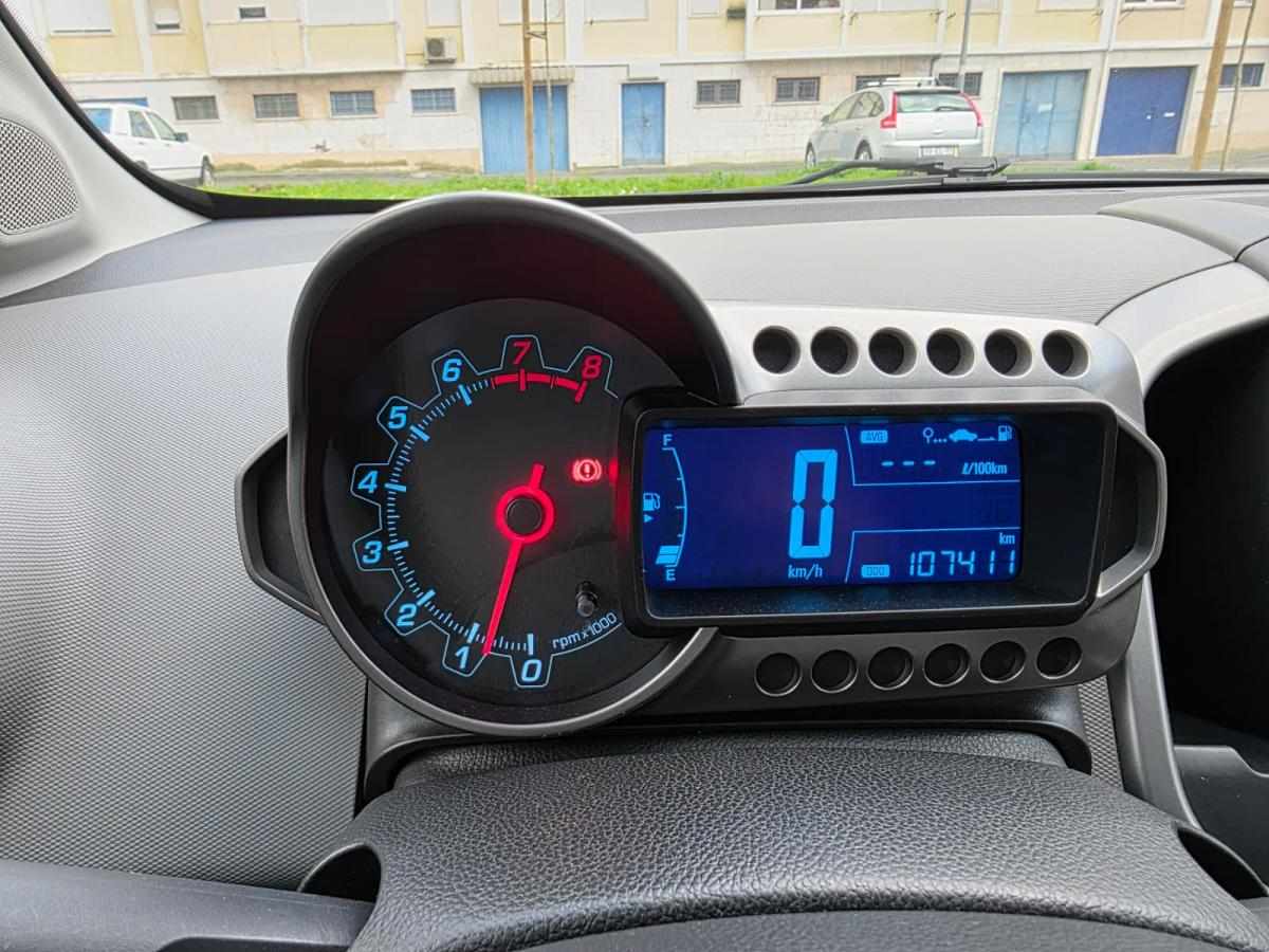 chevrolet-aveo-1-2-2012-gasolina-1229cc