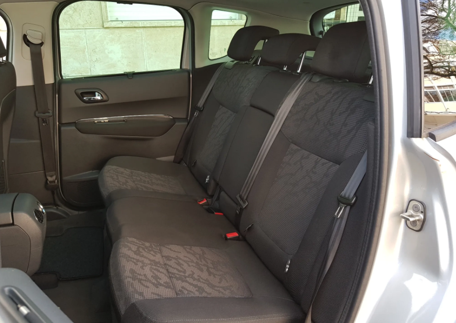 peugeot-3008-2010-diesel-1560cc