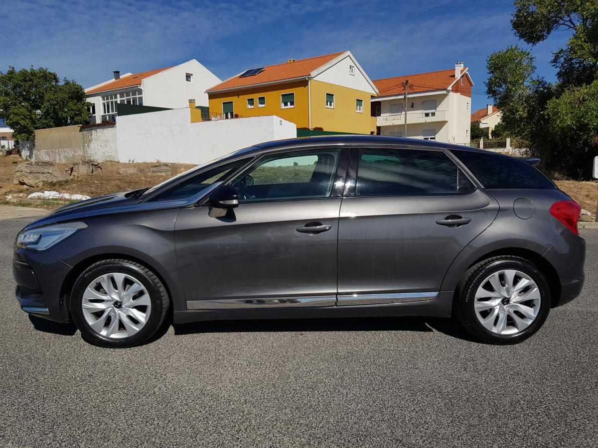 ds-ds-5-1-6-bluehdi-2018-diesel-1560cc