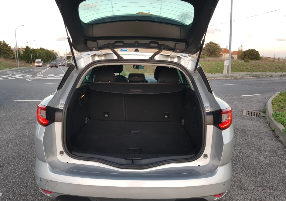 renault-megane-sport-tourer-2020-diesel-1461cc
