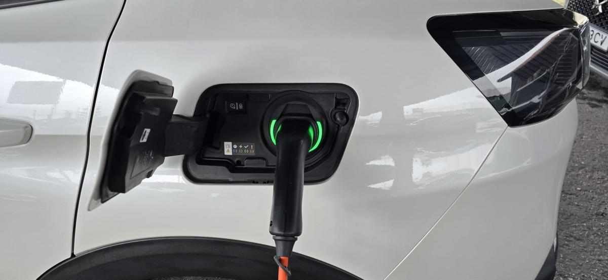 peugeot-3008-1-6-hybrid-11-8-kwh-2022-gasolina-1598cc