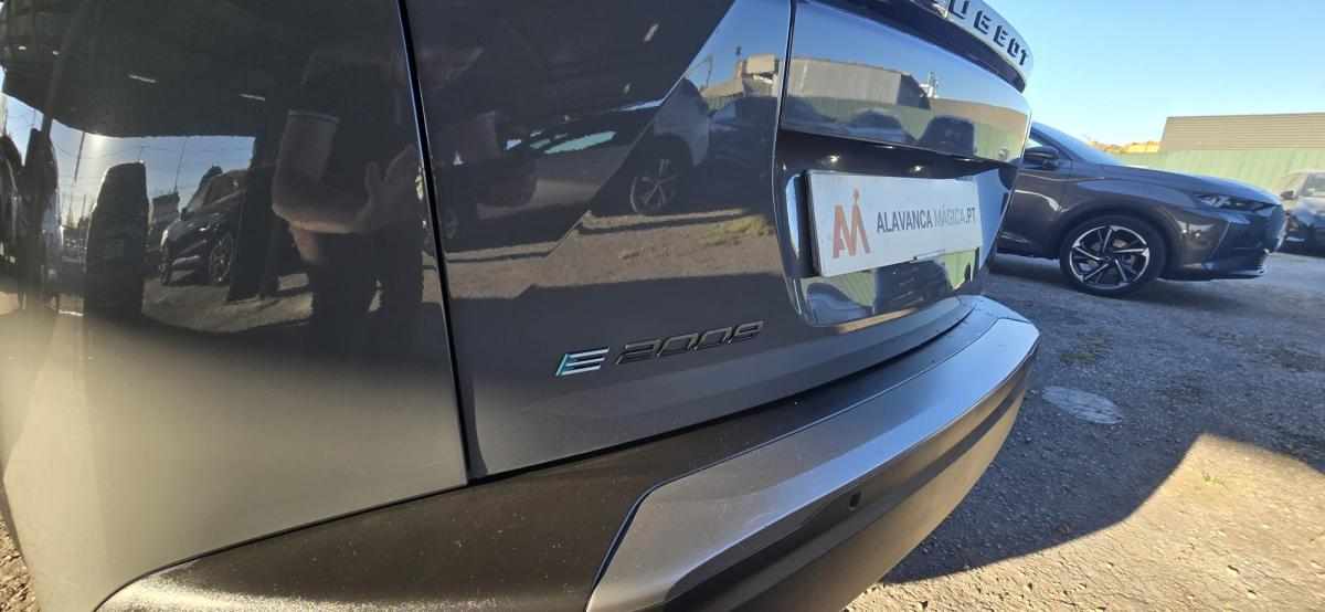 peugeot-e-2008-156-2025-eletrico