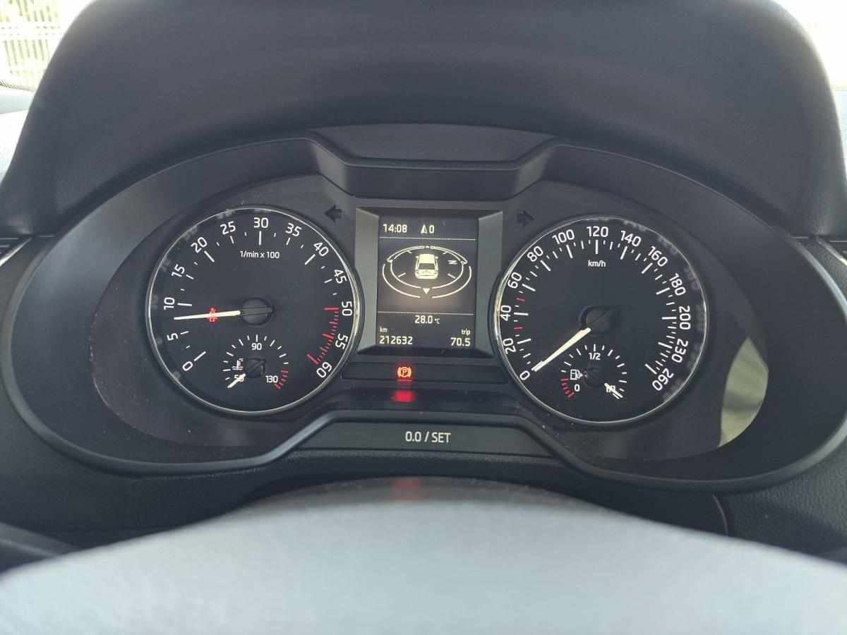 skoda-octavia-1-6-tdi-2016-diesel-1598cc