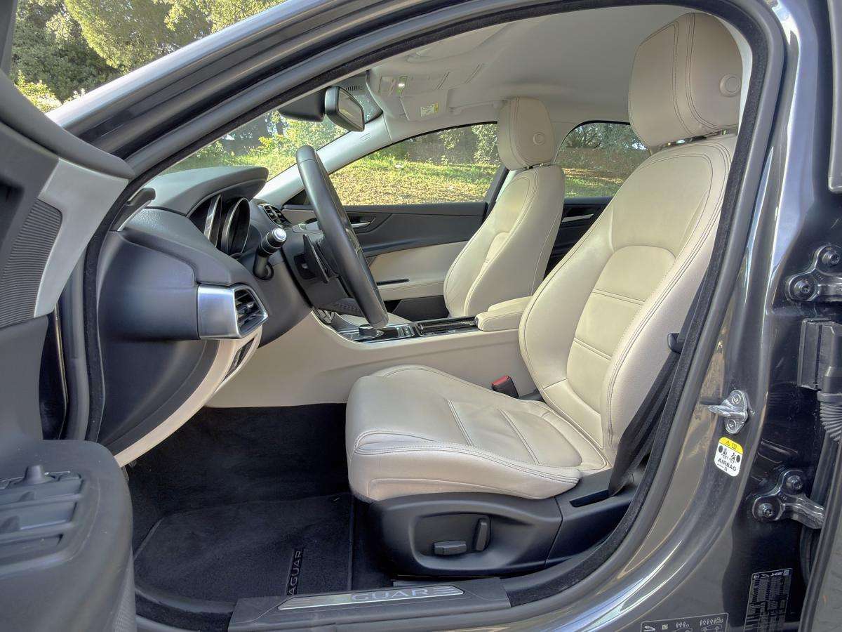 jaguar-xe-2018-diesel-1999cc