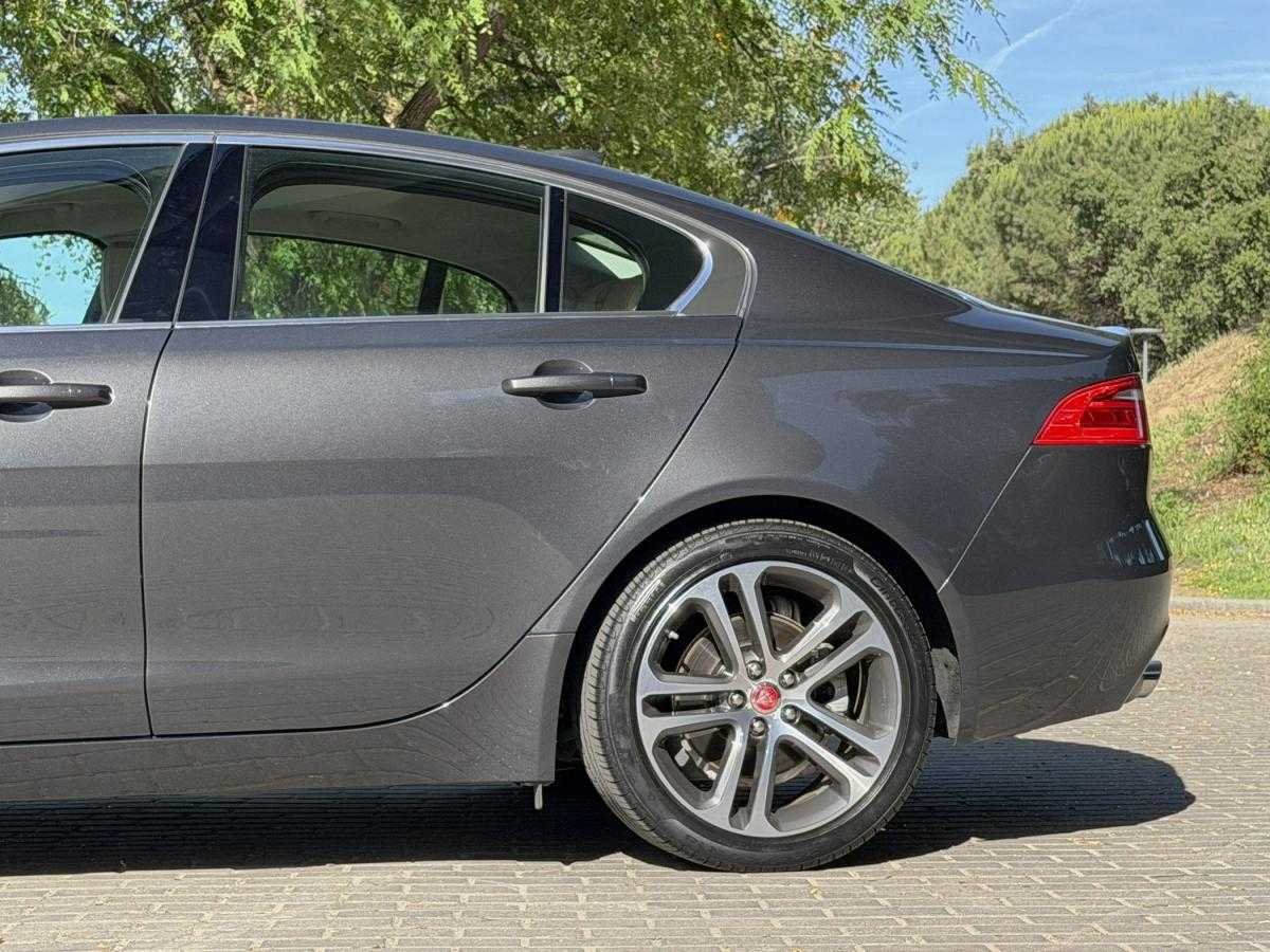 jaguar-xe-2018-diesel-1999cc