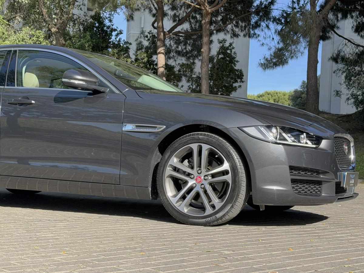 jaguar-xe-2018-diesel-1999cc