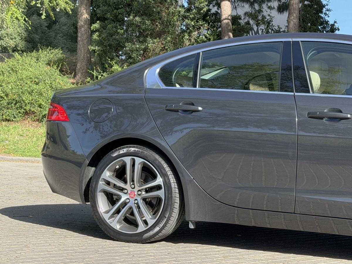 jaguar-xe-2018-diesel-1999cc