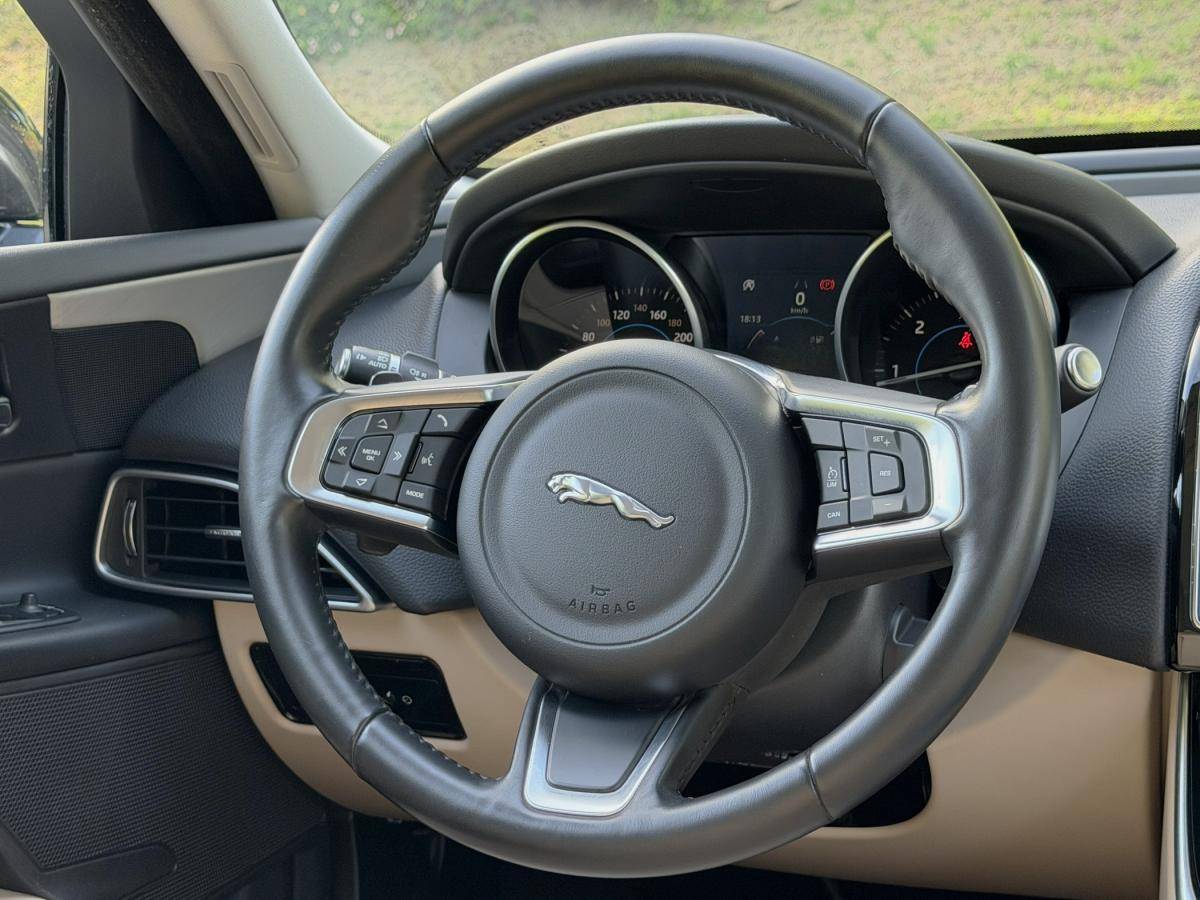 jaguar-xe-2018-diesel-1999cc
